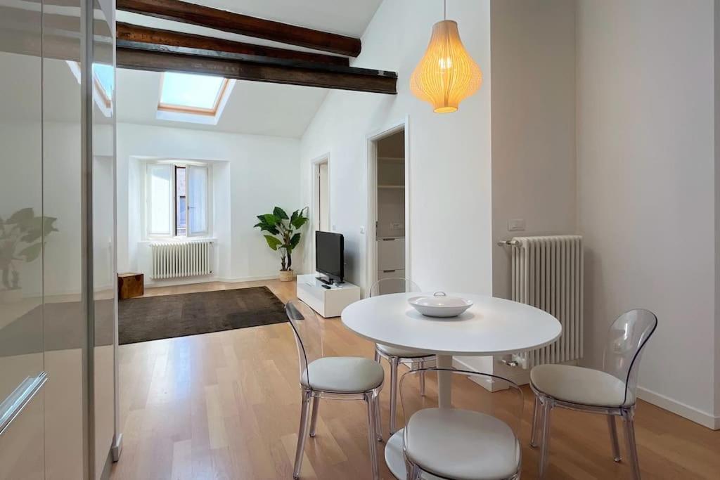 Апартаменты Casa Moira - Affitti Brevi Italia Лекко Экстерьер фото