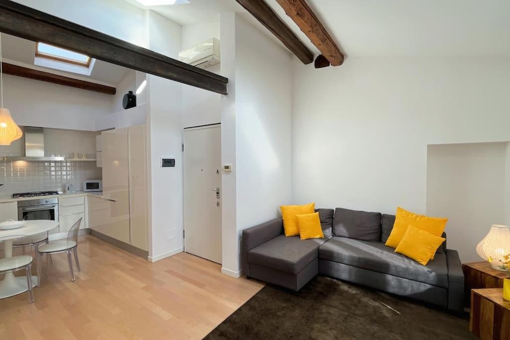 Апартаменты Casa Moira - Affitti Brevi Italia Лекко Экстерьер фото
